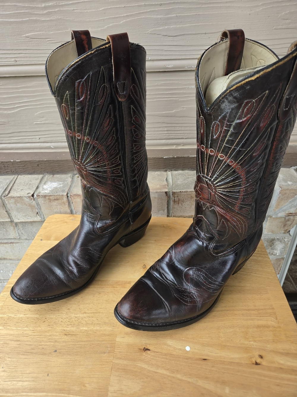 Vintage Texas Boot Co. western cowboy boots, made in the USA. Men’s size 10.5 D.